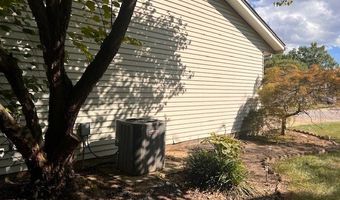 1064 Elmarna Ave, Ashland, OH 44805