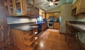 385 Cochran Rd, Aurora, OH 44202
