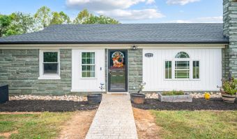 3270 Wards Rd, Altavista, VA 24517