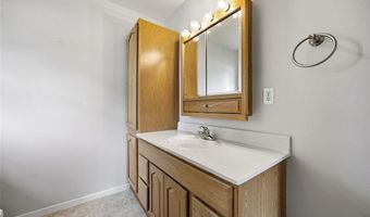 1103 E 1st St, Anamosa, IA 52205