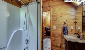 133 Cliffwood Dr, Banner Elk, NC 28604