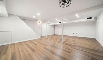 21 Oakwood Mnr, Cromwell, CT 06416