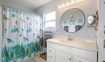 6 Kingfish St, Alligator Point, FL 32346