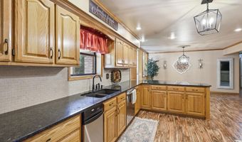 1426 E State Line Rd, Baxter Springs, KS 66713