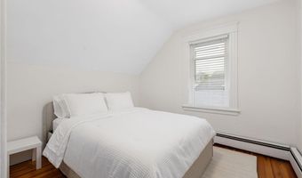 19 County St, Newport, RI 02840