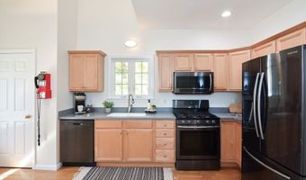 158 Bearhill Rd 105, Cumberland, RI 02864