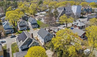 22 Ledgelawn Ave, Bar Harbor, ME 04609