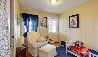 16 South Dr, Middletown, RI 02842