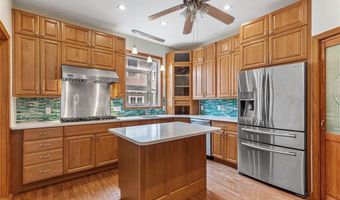55 Hunter Ave, Newport, RI 02840