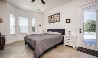 172 Cowan Xing, Alvord, TX 76225