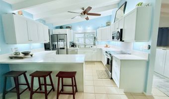 827 Kalalea St, Honolulu, HI 96825