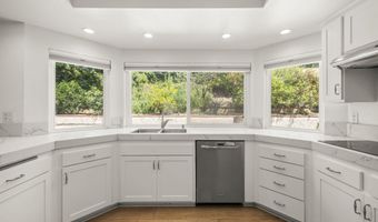 2325 Parkway Dr, Camarillo, CA 93010