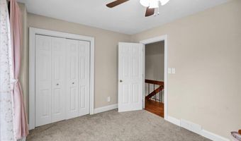 13 IRON Cir, Reading, PA 19607