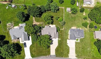 17713 157th Ter, Basehor, KS 66012