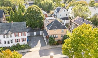 21 Slocum St, Newport, RI 02840