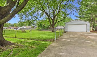 107 Tanglewood Dr, Anderson, IN 46012