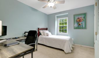 8104 BRIAR CREEK Dr, Annandale, VA 22003