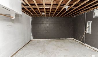 317 NE 9th St, Abilene, KS 67410