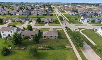 805 NW Reinhart Dr, Ankeny, IA 50023