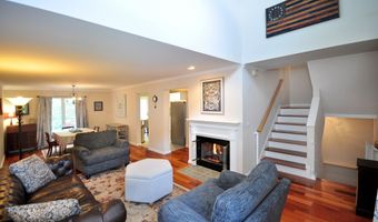 202 Castlewood Dr 202, Bloomfield, CT 06002