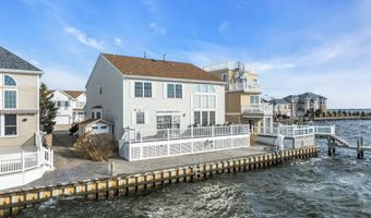 29 Bowsprit Dr, Bayville, NJ 08721