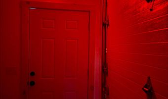 9 Hutchins St, Auburn, ME 04210