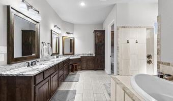 927 Friendship Rd, Weatherford, TX 76085