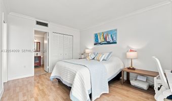 3625 N Country Club Dr 1210, Aventura, FL 33180