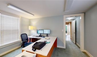 460 E Main Rd, Middletown, RI 02842