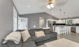 123 Parade Rd, Barnstead, NH 03218