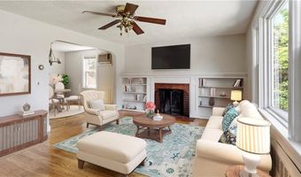 29 Cormier Rd, Lincoln, RI 02865