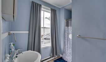 16 Bethune St, Alexandria Bay, NY 13607