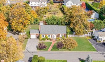 50 Mole Pl, Amityville, NY 11701