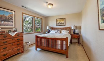 290 Skycrest Dr, Ashland, OR 97520