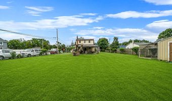 366 Albany Ave, Amityville, NY 11701
