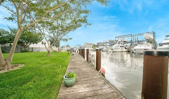 39 Central Ave, Amityville, NY 11701