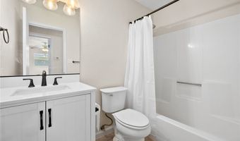 101 Saunders Ln, Aransas Pass, TX 78336