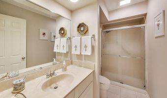 715 W Whiting Ln, Arlington Heights, IL 60004