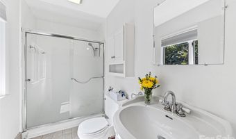 5 Hillcrest Rd E, Asheville, NC 28804