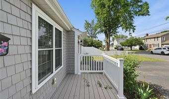336 Dover Ave, East Providence, RI 02914