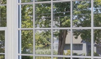 75 Markwood Dr, Barrington, RI 02806