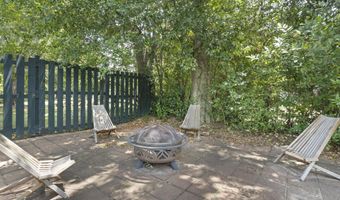 145 Bay View Ct, Bay St. Louis, MS 39520