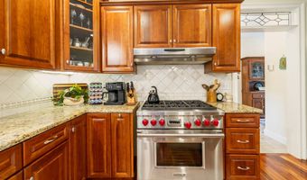 117 Chippenwood Ln, Bristol, CT 06010