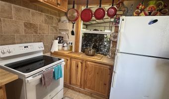 125 B Rolling Bend Rd, Alvord, TX 76225