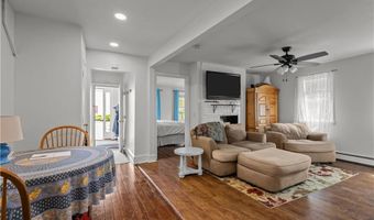 12 Callender Ave, Newport, RI 02840