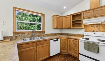 87444 WHISTLING Ln, Bandon, OR 97411