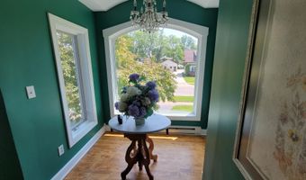 1230 N SUPERIOR St, Antigo, WI 54409
