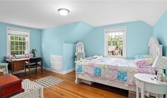 689 Middle Rd, East Greenwich, RI 02818