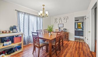 714 2nd Ave, Ackley, IA 50601