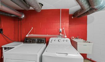 433 Westwood Dr, Ames, IA 50014